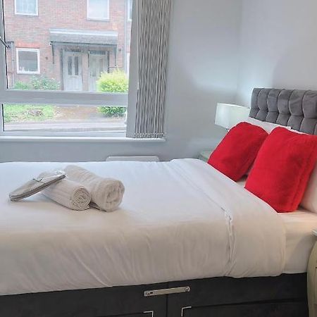 Mnitri Apartment Luton  Extérieur photo