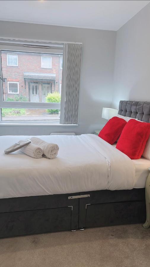 Mnitri Apartment Luton  Extérieur photo